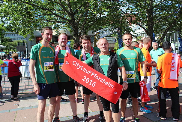 [] Joachim Höckh und vier weitere Mitarbeiter beim SWP-CityLauf 2016